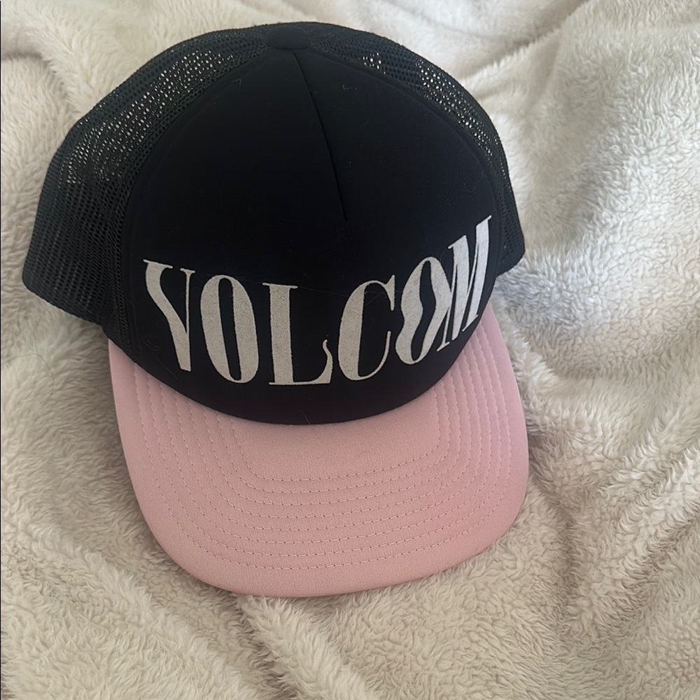 NWOT-Volcom Black and Pink Mesh Cap